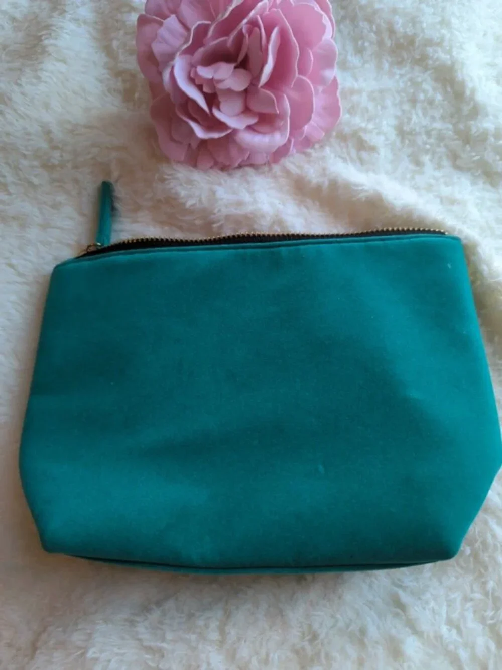 Kiels make up/ skincare bag velvet